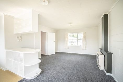 Photo of property in 3 Seddon Street, Takaro, Palmerston North, 4412