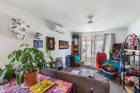 Photo of property in 8 Rollerson Street, Papakura, 2110