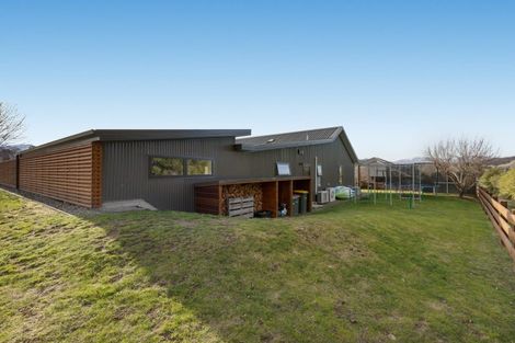 Photo of property in 2 Percy Lane, Wanaka, 9305