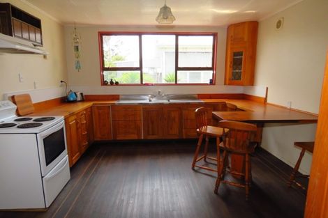 Photo of property in 62 Romilly Street, Westport, 7825