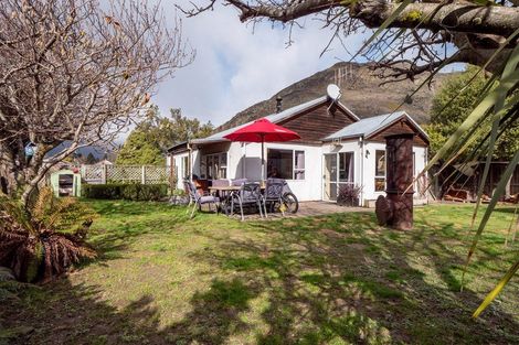 Photo of property in 35-35a Remarkables Crescent, Frankton, Queenstown, 9300