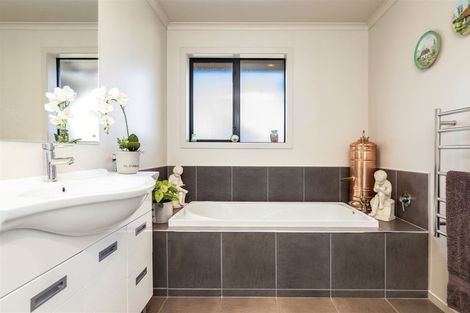 Photo of property in 24 Algarve Close, Blenheim, 7201