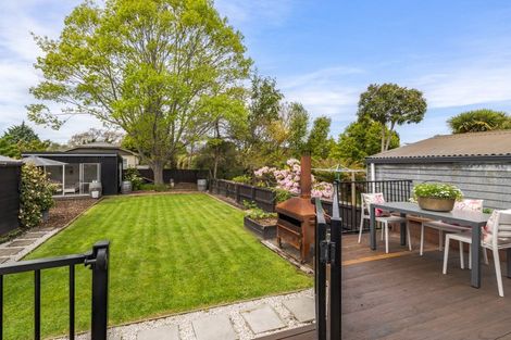 Photo of property in 15 Aorangi Road, Bryndwr, Christchurch, 8053