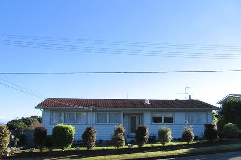 Photo of property in 5 Kawau Grove, Waikanae Beach, Waikanae, 5036