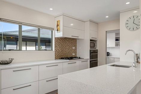 Photo of property in 12 Hereford Place, Waihi Beach, 3611