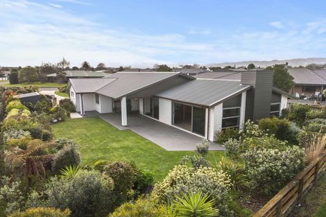 Photo of property in 16 Kilsby Place, Levin, 5510