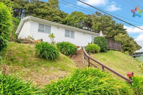 Photo of property in 4 John Street, Stokes Valley, Lower Hutt, 5019