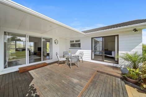 Photo of property in 141 Gossamer Drive, Pakuranga Heights, Auckland, 2010