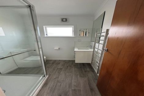 Photo of property in 18 Saulbrey Grove, Woburn, Lower Hutt, 5010
