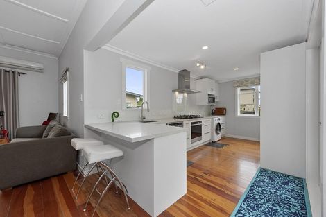 Photo of property in 4 Bond Street, Hamilton East, Hamilton, 3216