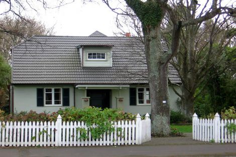 Photo of property in 121 Park Road, West End, Palmerston North, 4410