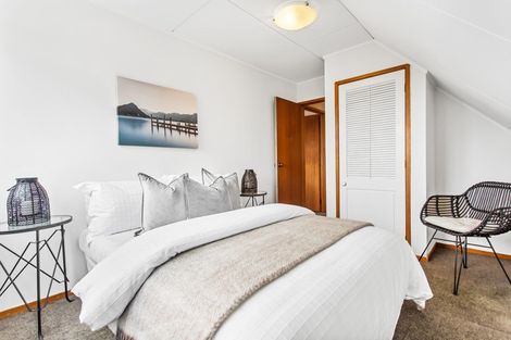 Photo of property in 1/406 East Coast Road, Sunnynook, Auckland, 0630