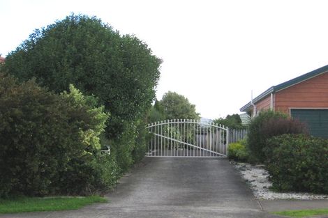 Photo of property in 14 Splendour Close, Henderson, Auckland, 0610