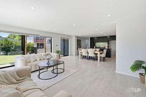 Photo of property in 111d Woodglen Road, Glen Eden, Auckland, 0602