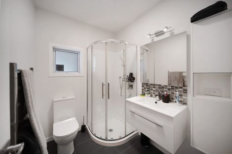 Photo of property in 2/89 Takutai Avenue, Half Moon Bay, Auckland, 2012