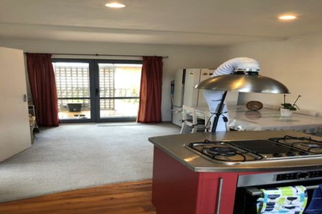 Photo of property in 8 Beacon Avenue, Campbells Bay, Auckland, 0630