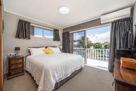 Photo of property in 56 Lewisham Street, Highland Park, Auckland, 2010