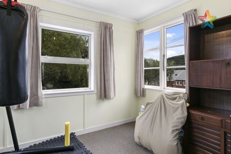 Photo of property in 71 Wilkie Crescent, Naenae, Lower Hutt, 5011