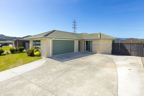Photo of property in 12 Percy Kinsman Crescent, Riverstone Terraces, Upper Hutt, 5018