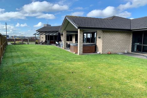 Photo of property in 15 Meadowfield Street, Flagstaff, Hamilton, 3210