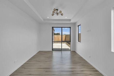 Photo of property in 35 Stackwood Avenue, Woodend, 7691