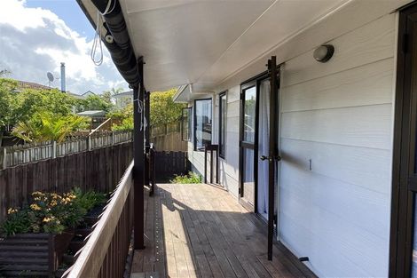 Photo of property in 22 Gosford Drive, Botany Downs, Auckland, 2010