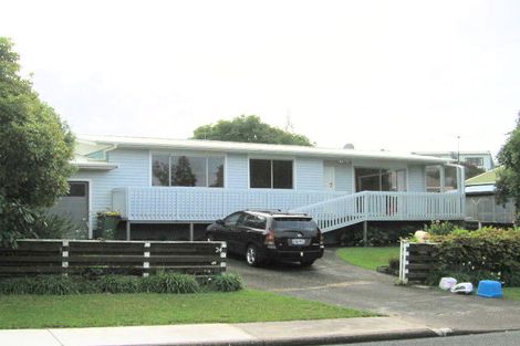 Photo of property in 24 Albatross Road, Red Beach, 0932