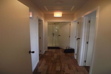 Photo of property in 28 Kamara Road, Glen Eden, Auckland, 0602