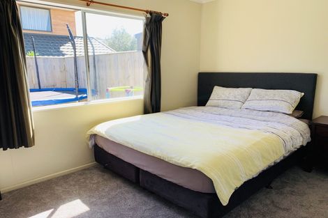 Photo of property in 2/13 Oswald Crescent, Paparangi, Wellington, 6037