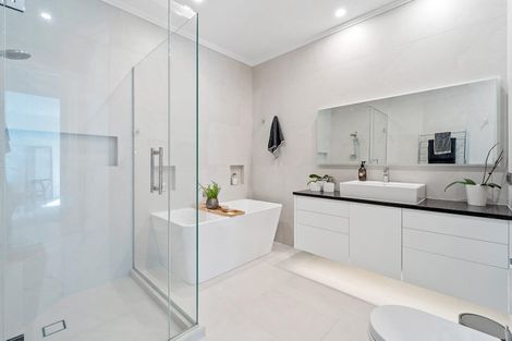 Photo of property in 33a Churchill Road, Murrays Bay, Auckland, 0630