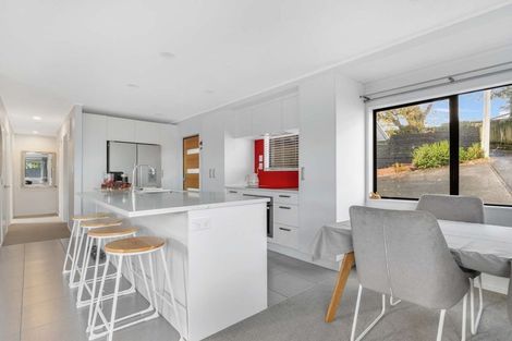 Photo of property in 2/58 James Street, Bayview, Auckland, 0629