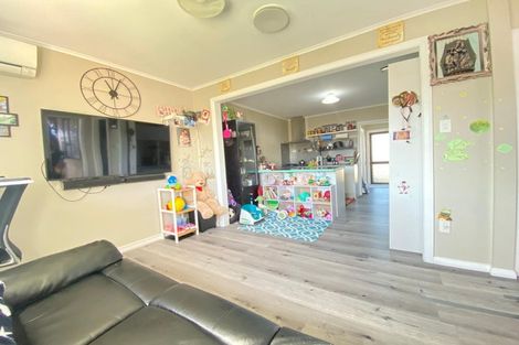 Photo of property in 2/30 Union Street, Papakura, 2110