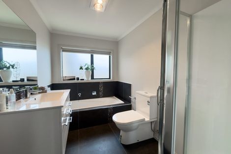 Photo of property in 12 Piso Lane, Dinsdale, Hamilton, 3204