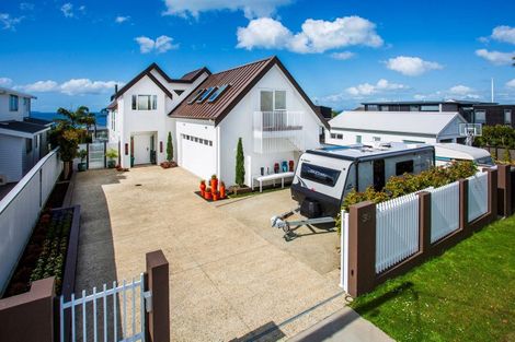 Photo of property in 39 Gulf View Road, Murrays Bay, Auckland, 0630