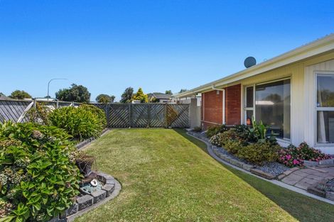 Photo of property in 25 Puriri Crescent, Edgecumbe, 3120