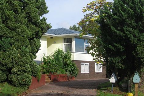 Photo of property in 6 Castleford Street, Green Bay, Auckland, 0604