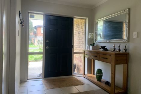 Photo of property in 1 Luna Place, Henderson, Auckland, 0612