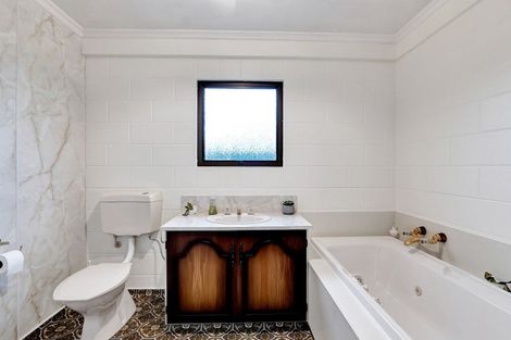 Photo of property in 14 Tayler Street, Eltham, 4322