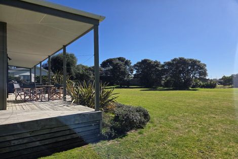 Photo of property in 109 Titoki Place, Matarangi, Whitianga, 3592
