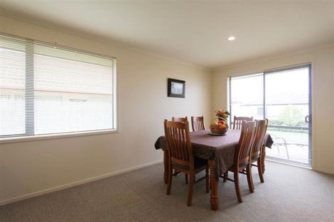 Photo of property in 32 Nanleen Rise, Manurewa, Auckland, 2105