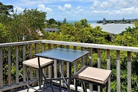 Photo of property in 1/552 Beach Road, Rothesay Bay, Auckland, 0630
