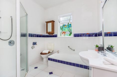 Photo of property in 112 Sutherland Road, Melrose, Wellington, 6023