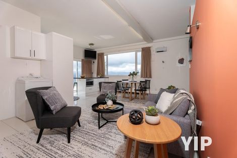 Photo of property in 41a Tamworth Crescent, Newlands, Wellington, 6037