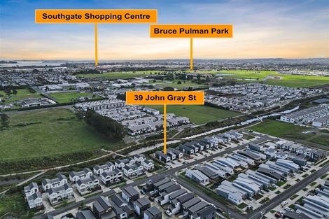 Photo of property in 39 John Gray Street, Papakura, 2110