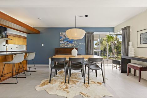 Photo of property in 5 Meanda Gardens, Sunnyhills, Auckland, 2010