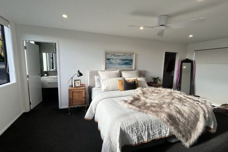 Photo of property in 2 Pohutukawa Avenue, Red Beach, 0932