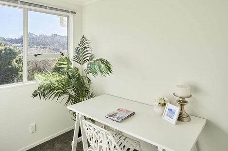 Photo of property in 4 Ensign Lane, Whitby, Porirua, 5024