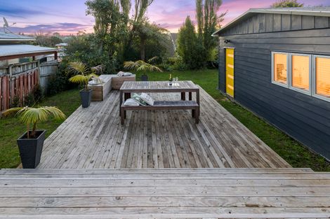 Photo of property in 10 Cobham Crescent, Kelston, Auckland, 0602