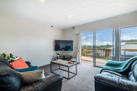 Photo of property in 2/70 Beresford Street, Bayswater, Auckland, 0622