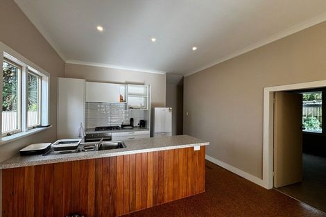 Photo of property in 32 Bonithon Avenue, Moturoa, New Plymouth, 4310